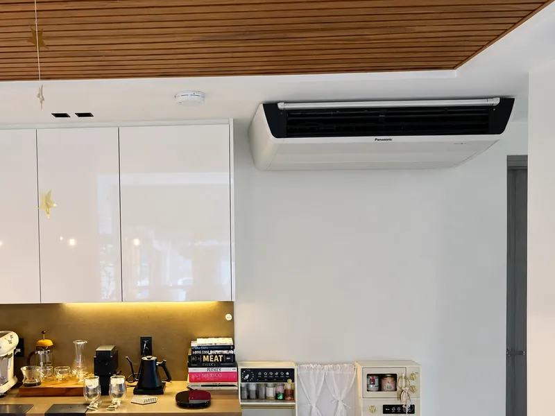 Aire acondicionado piso techo Panasonic inverter de 60K BTU instalado